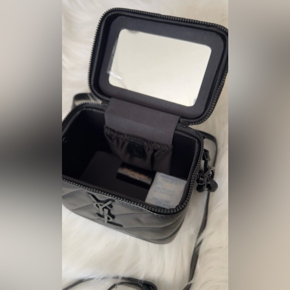 GWP Yves Saint Laurent VIP/Novelty Vanity Black Quilted Bag - Picture 3 of 5